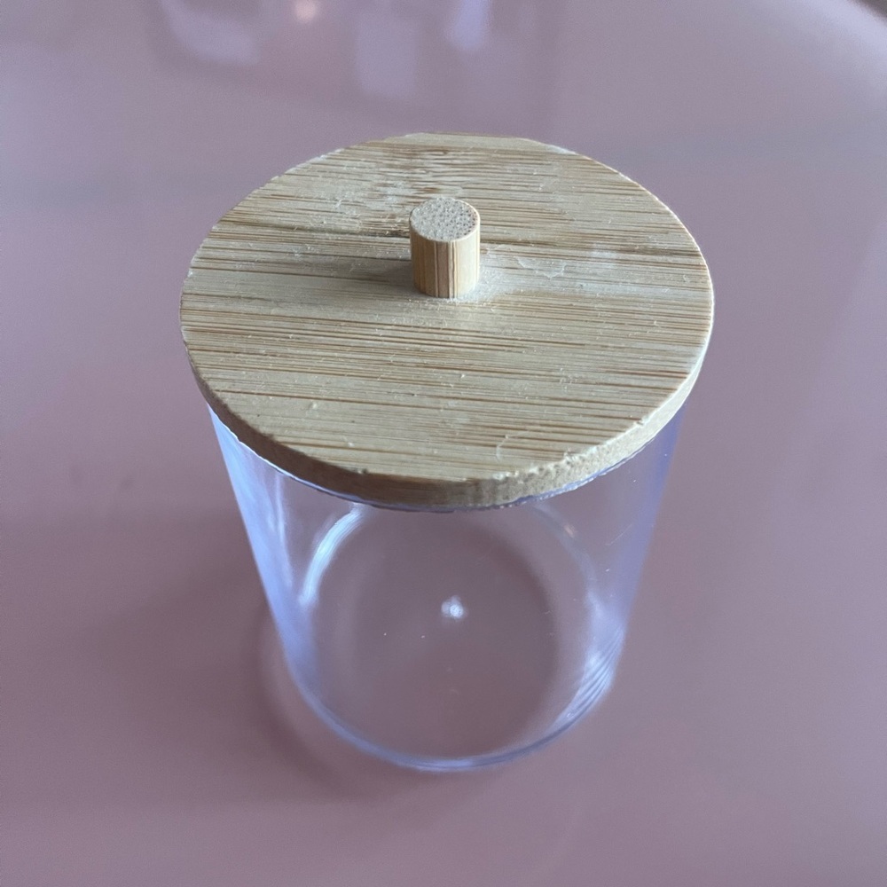 ✨ Clear Plastic Storage Jar with Bamboo Lid ✨ - Picture 2 of 8